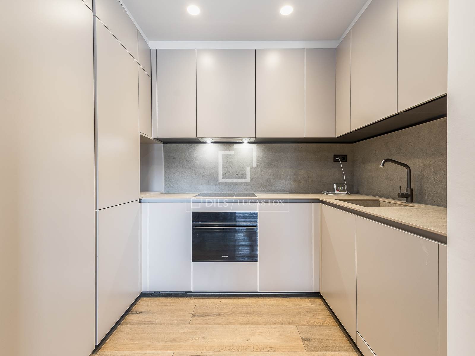 Квартира в Барселона, Испания 2 спальни, 90м2 №150700