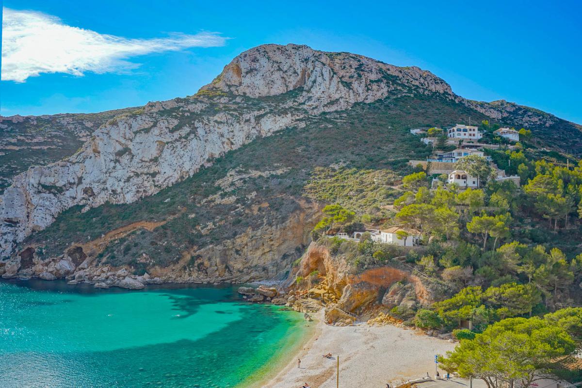 Villa a Javea, Alicante, Spagna 5 camere da letto, 676 mq. N° 78877
