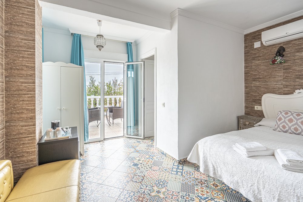 Commercial property in Calpe, Alicante, Spain 11 bedrooms, 335 sq.m. No. 78876