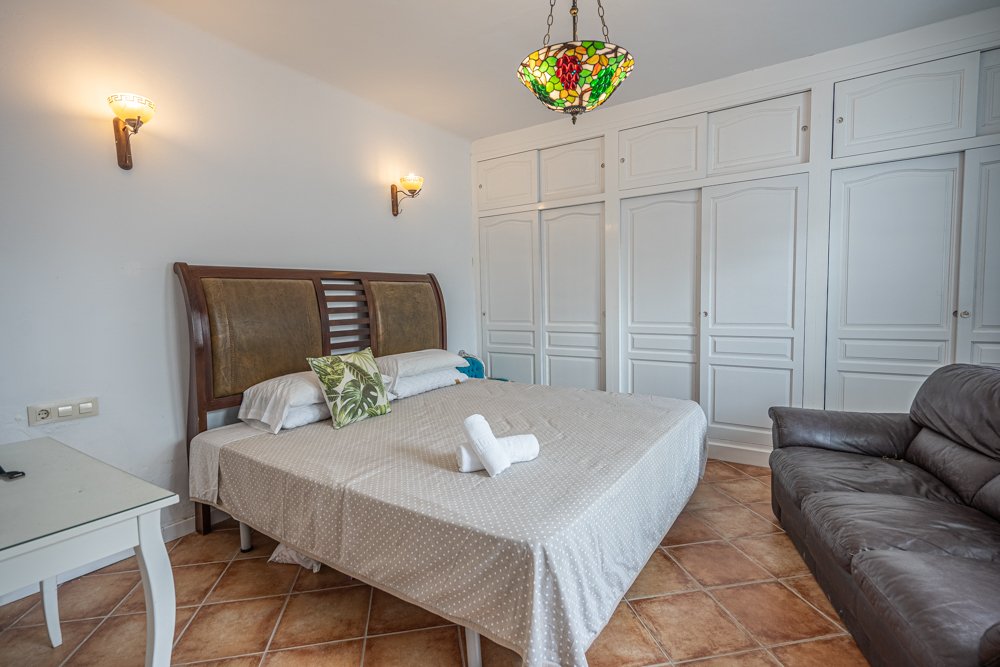 Commercial property in Calpe, Alicante, Spain 11 bedrooms, 335 sq.m. No. 78876