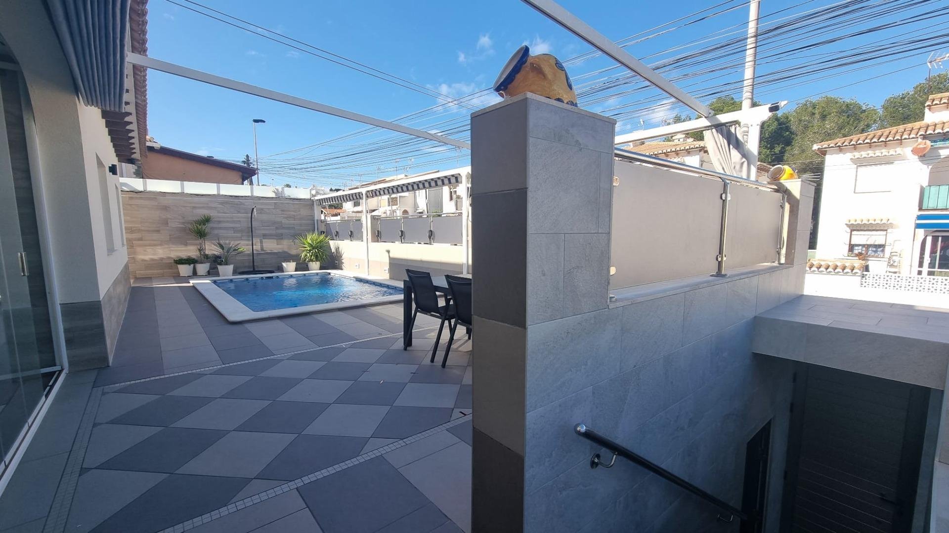 Huvila Los Balcones, Alicante, Espanja 4 makuuhuonetta, 240 m2 No. 195871