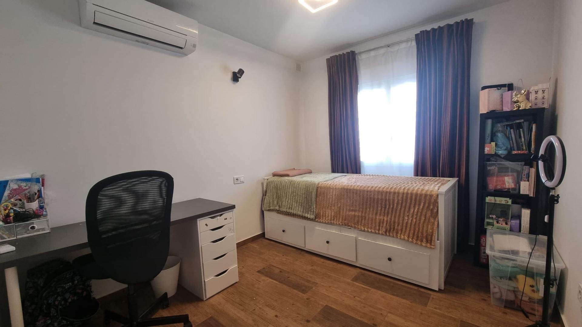 Huvila Los Balcones, Alicante, Espanja 4 makuuhuonetta, 240 m2 No. 195871