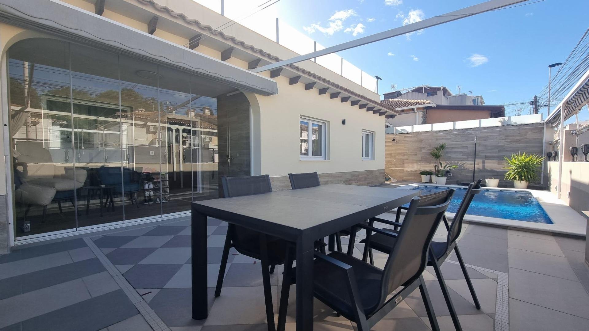 Huvila Los Balcones, Alicante, Espanja 4 makuuhuonetta, 240 m2 No. 195871