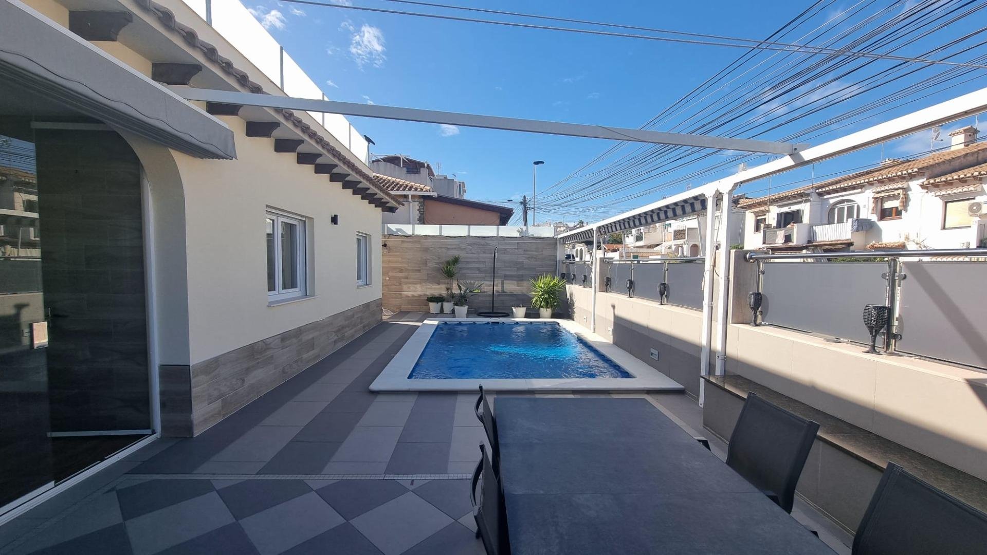 Huvila Los Balcones, Alicante, Espanja 4 makuuhuonetta, 240 m2 No. 195871