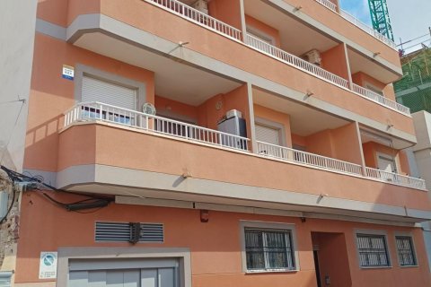 Apartment in Torrevieja, Alicante, Spain 2 bedrooms, 92 sq.m. No. 195874