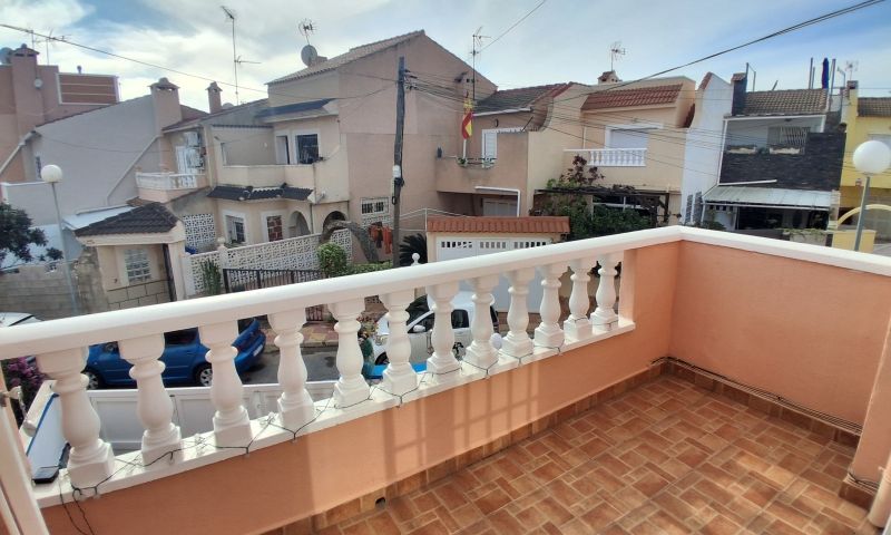 Radhus i Torrevieja, Alicante, Spanien 2 sovrum, 70 kvm. Nr. 148631