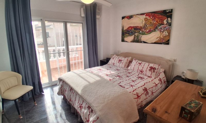Radhus i Torrevieja, Alicante, Spanien 2 sovrum, 70 kvm. Nr. 148631