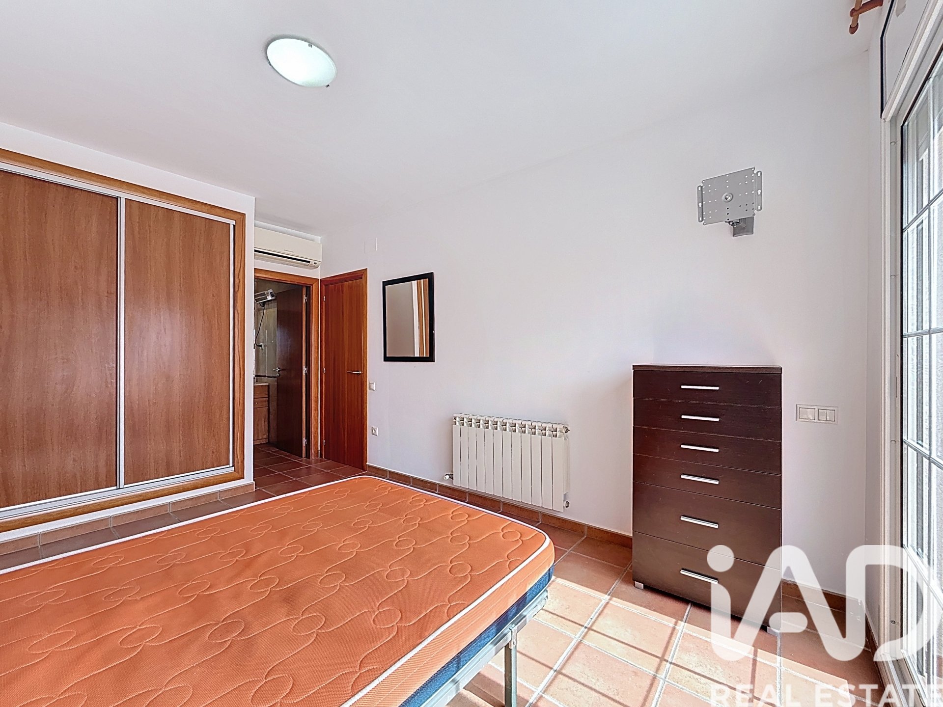 Casa adosada en Sant Jaume dels Domenys, Tarragona, España 4 dormitorios, 242 m2 No. 172764