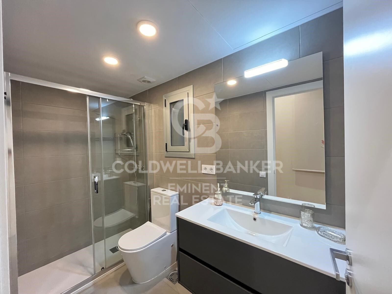 Apartament w Barcelona, Hiszpania 4 sypialnie, 136 mkw. nr 157819
