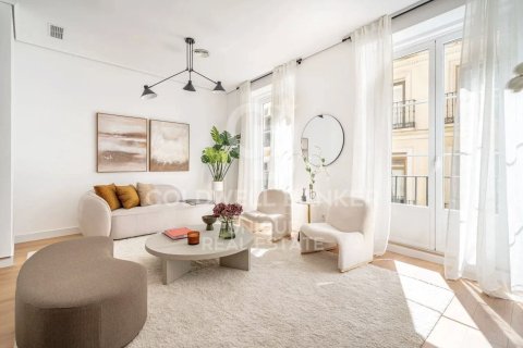 Appartamento a Madrid, Spagna 2 camere da letto, 124 mq. N° 157622