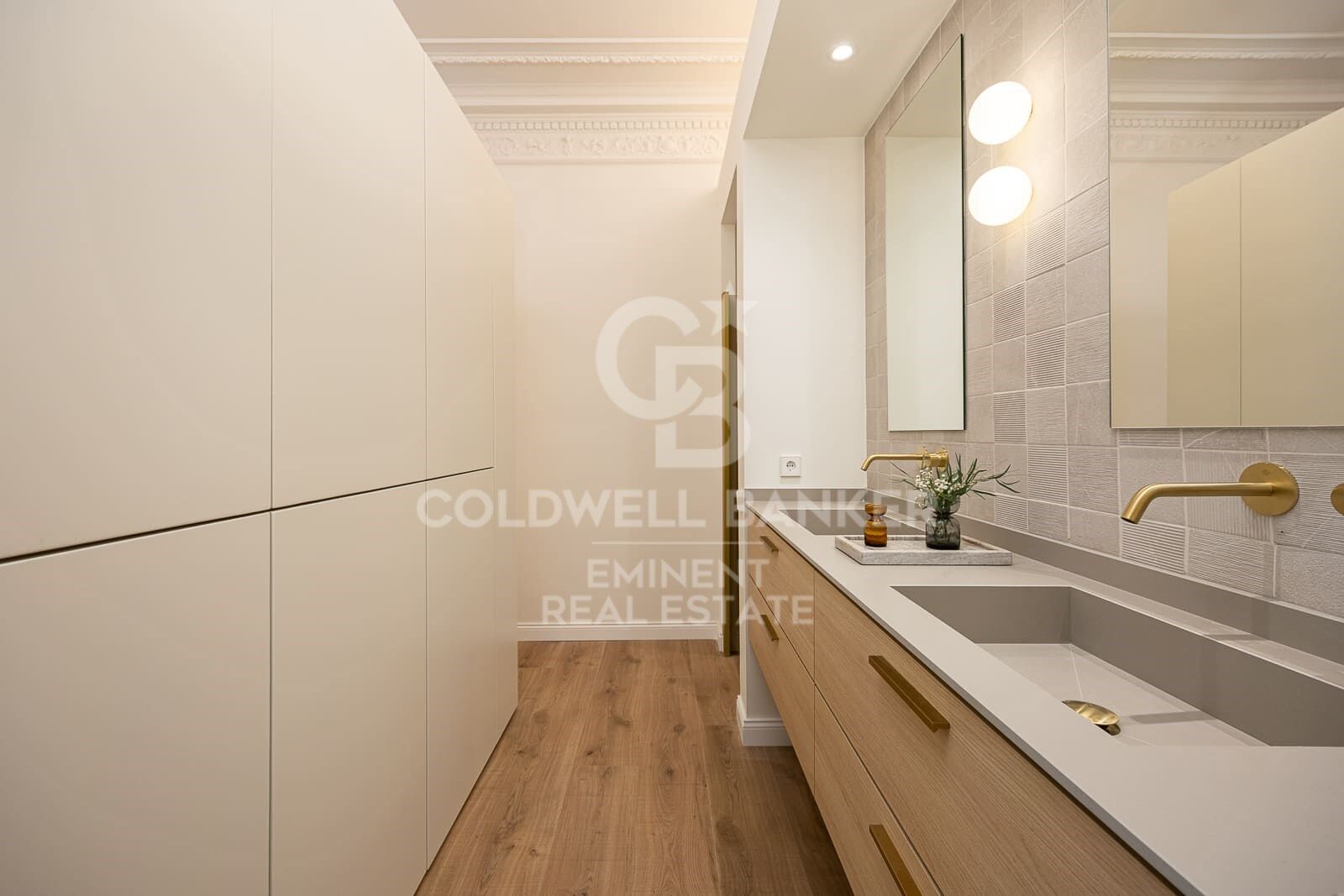 Appartamento a Barcelona, Spagna 4 camere da letto, 241 mq. N° 157623