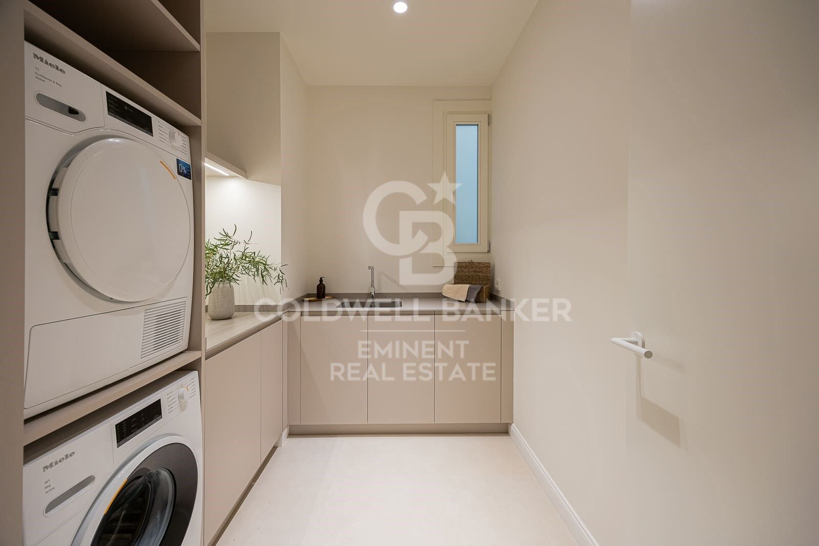 Appartamento a Barcelona, Spagna 4 camere da letto, 241 mq. N° 157623