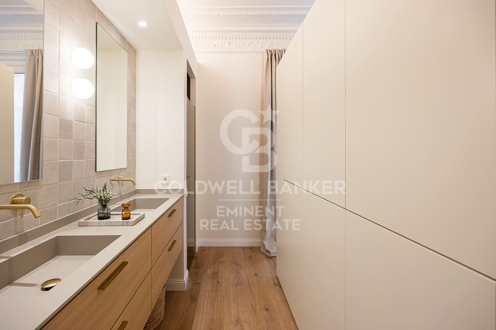 Appartamento a Barcelona, Spagna 4 camere da letto, 241 mq. N° 157623