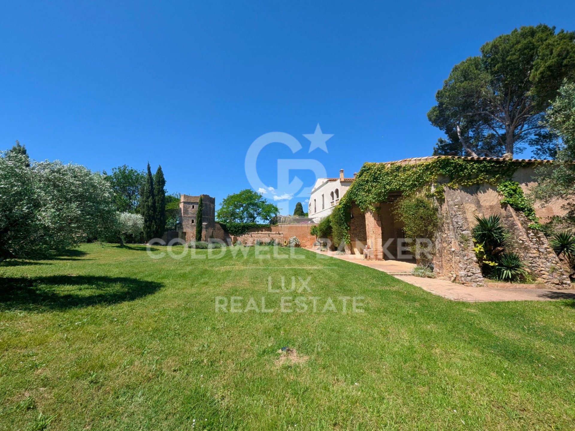 Māja Garrigas, Girona, Spānijā 6 istabas, 623 m2 Nr. 160241