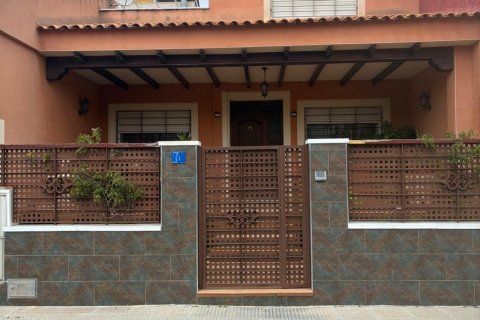 Radhus i Algorfa, Alicante, Spanien 3 sovrum, 187 kvm. Nr. 160655
