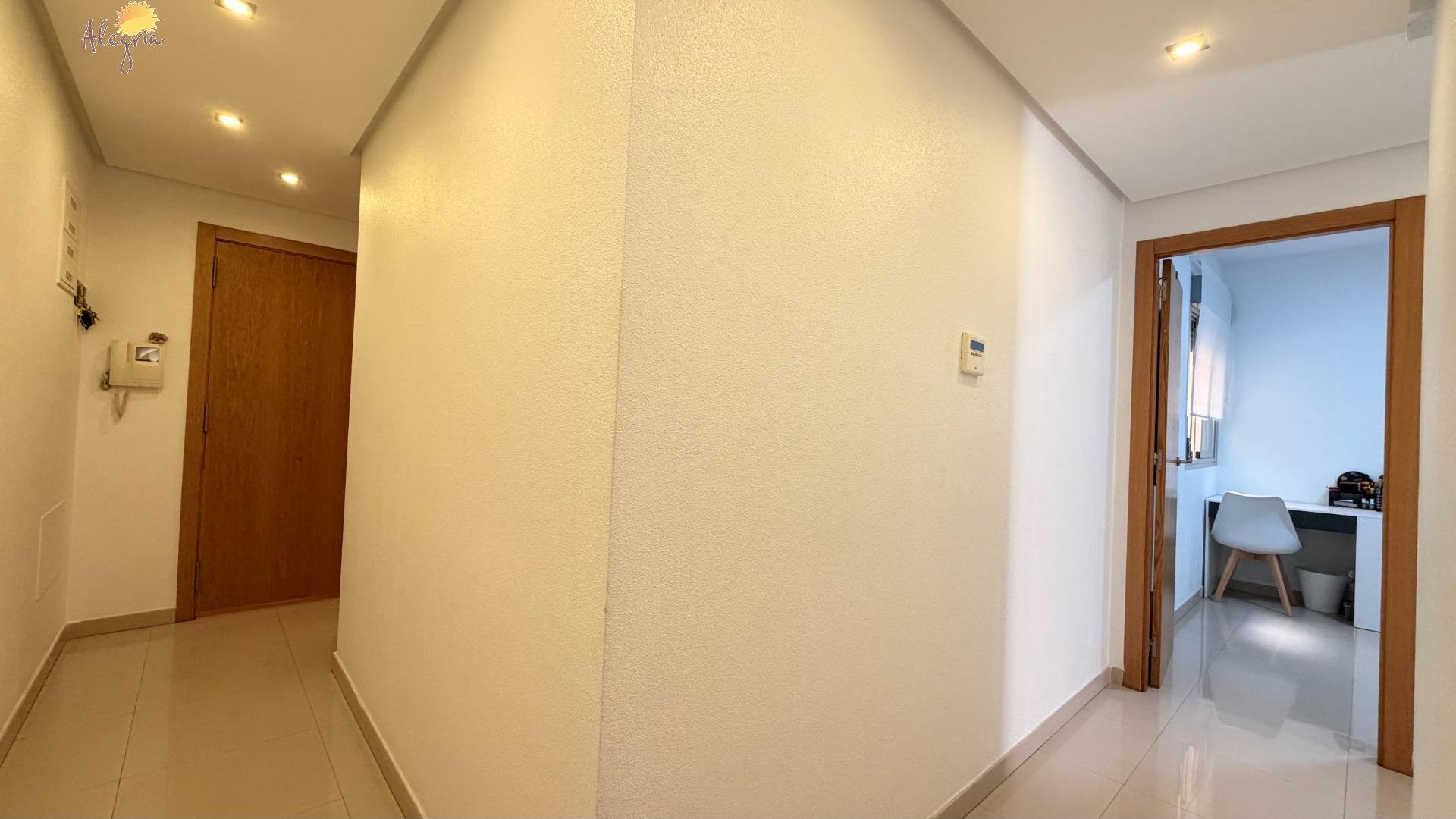 Apartment à Torrevieja, Alicante, Espagne 1 chambre, 67 m2 No. 183031