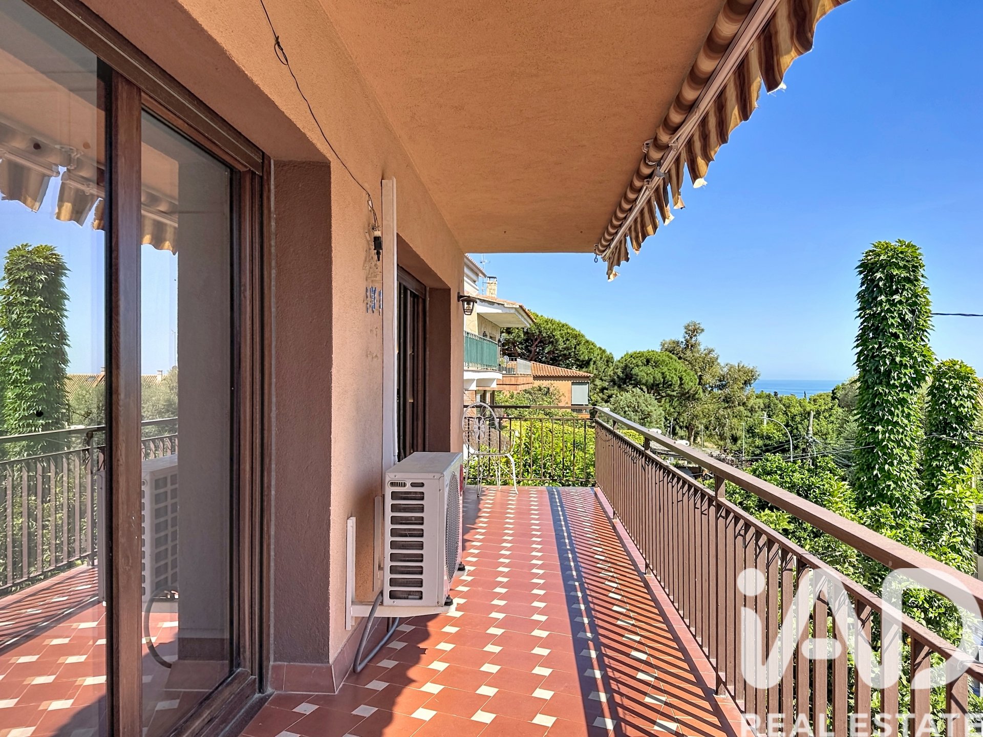 Hus i Premia De Dalt, Barcelona, Spanien 5 sovrum, 250 kvm. Nr. 172270