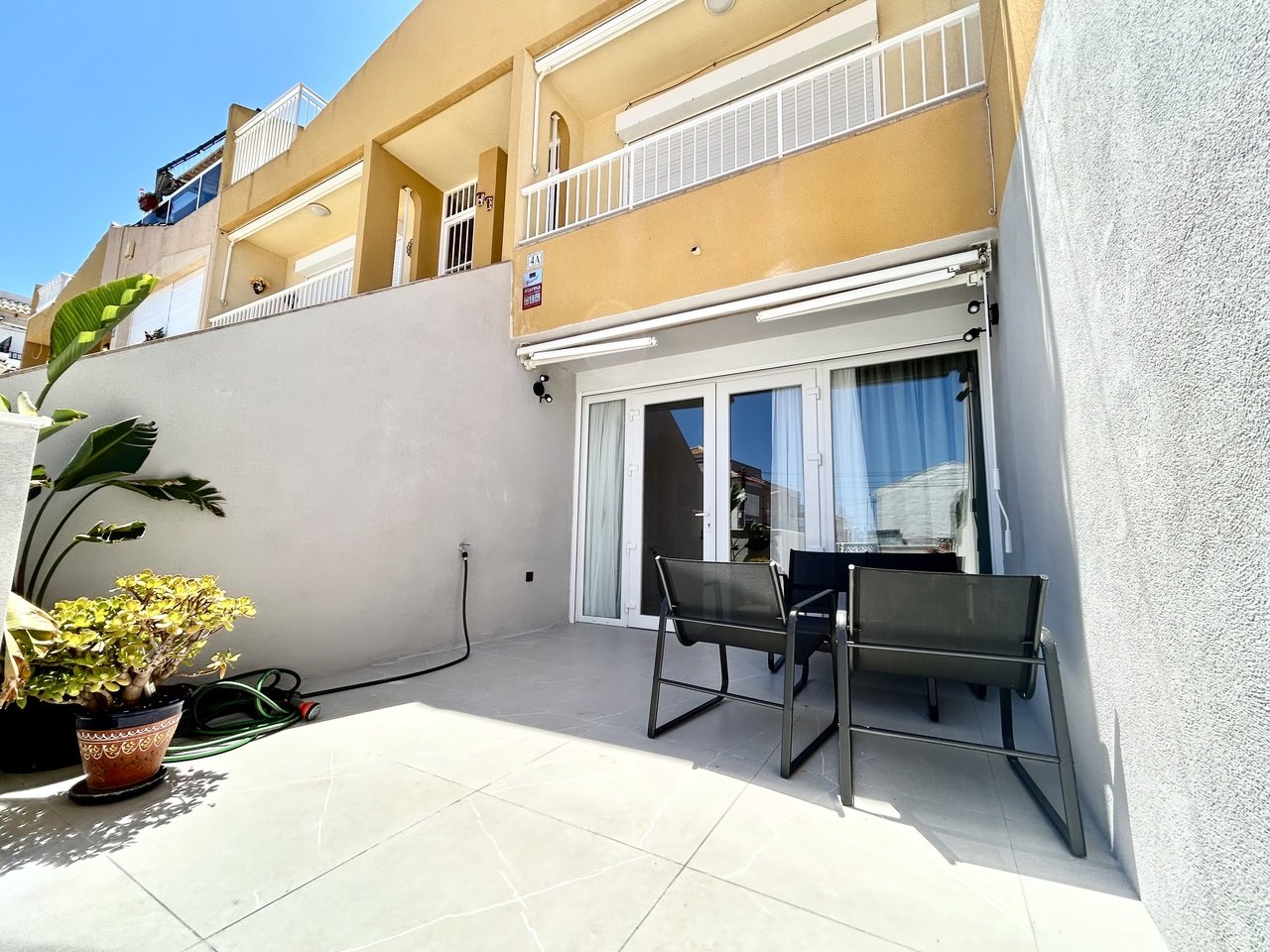 Apartamento en Torrevieja, Alicante, España 2 dormitorios, 56 m2 No. 190129