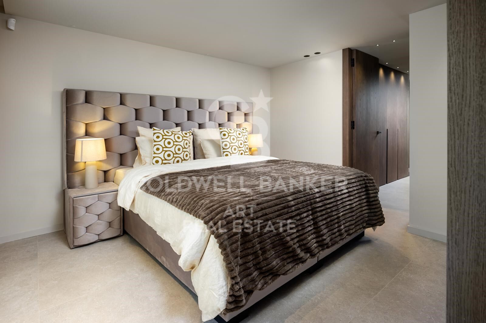 Villa in Marbella, Malaga, Spain 5 bedrooms,  No. 157480