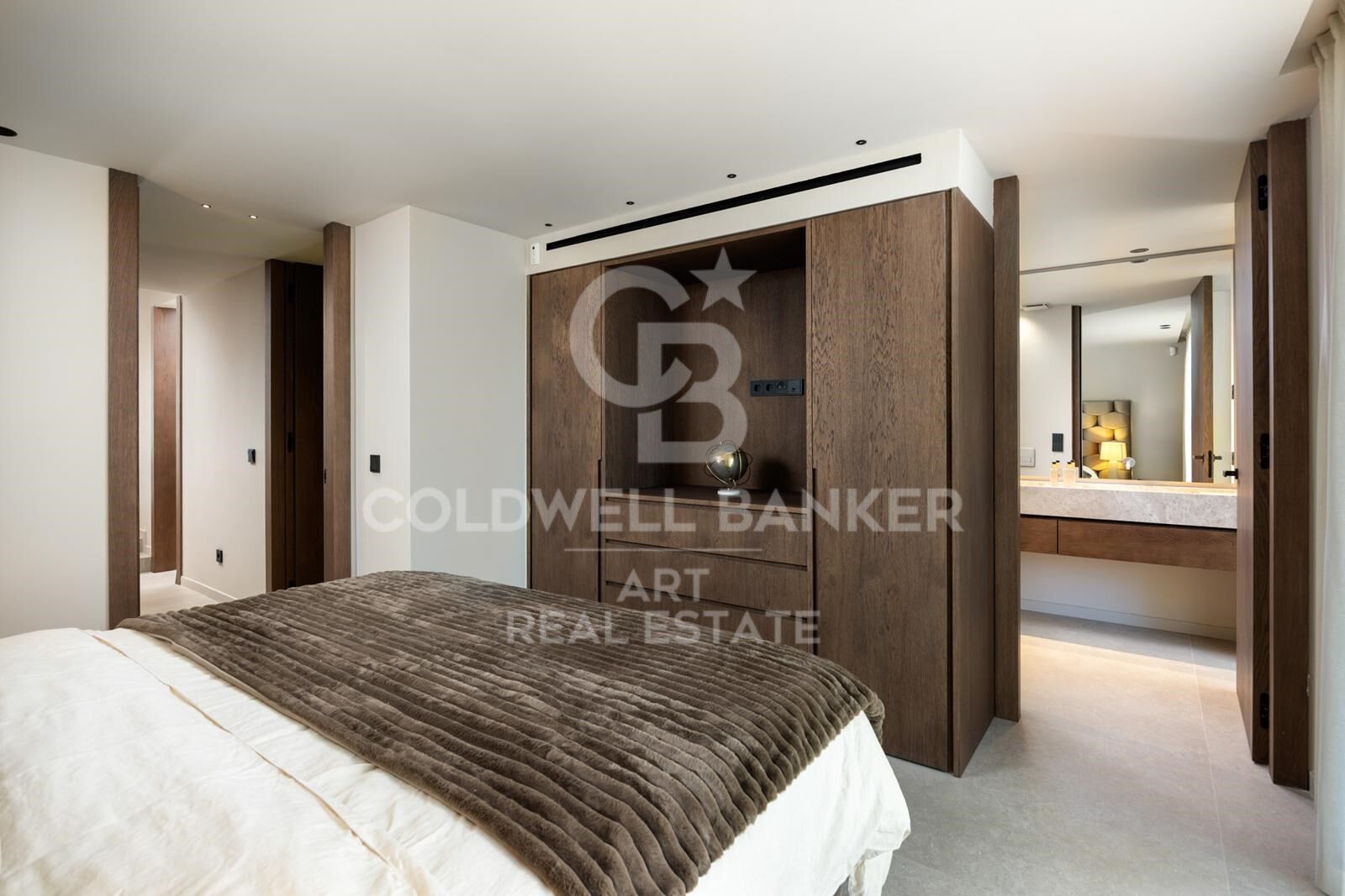 Villa in Marbella, Malaga, Spain 5 bedrooms,  No. 157480