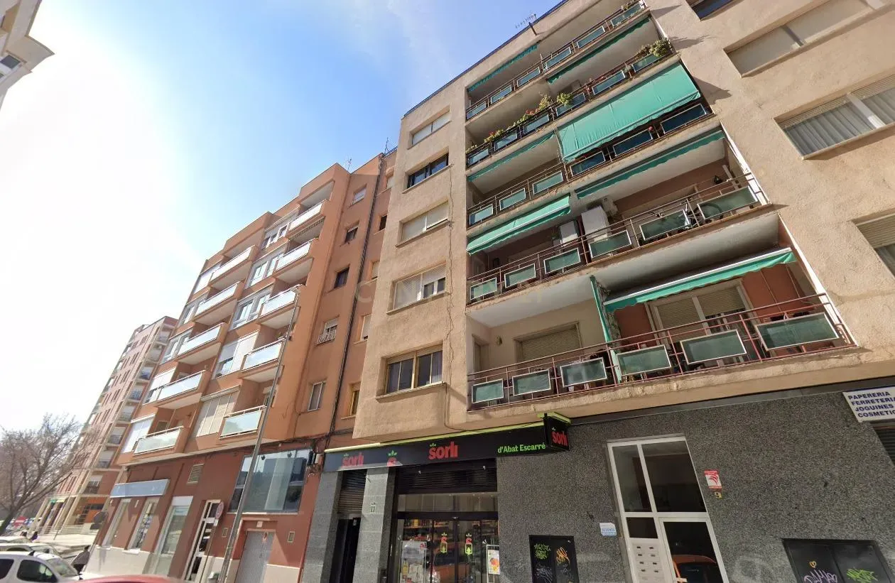 Tienda al por menor en Sabadell, Barcelona, España 282 m2 No. 186558