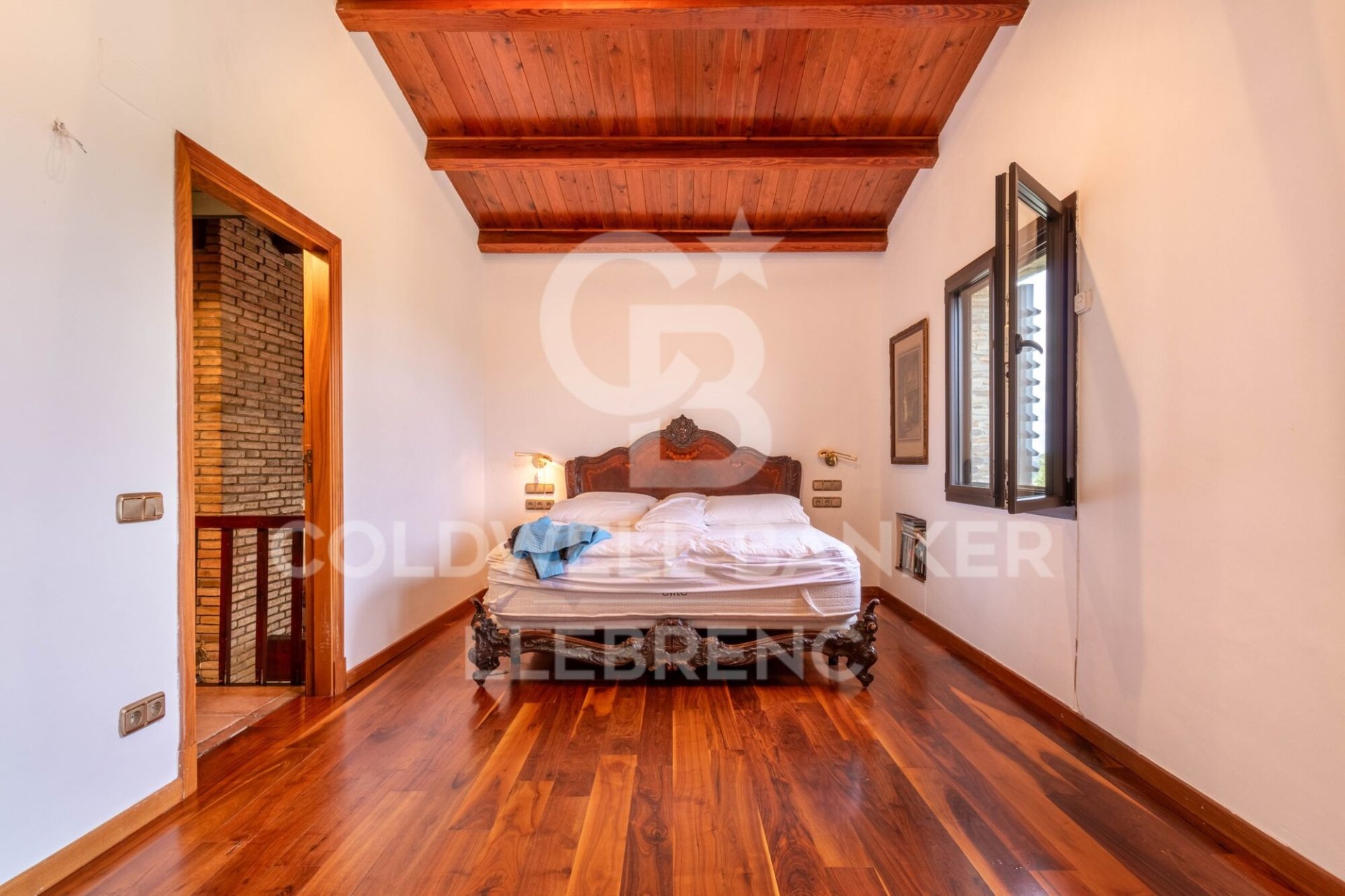 House in Barcelona, Spain 6 bedrooms, 380 sq.m. No. 160431