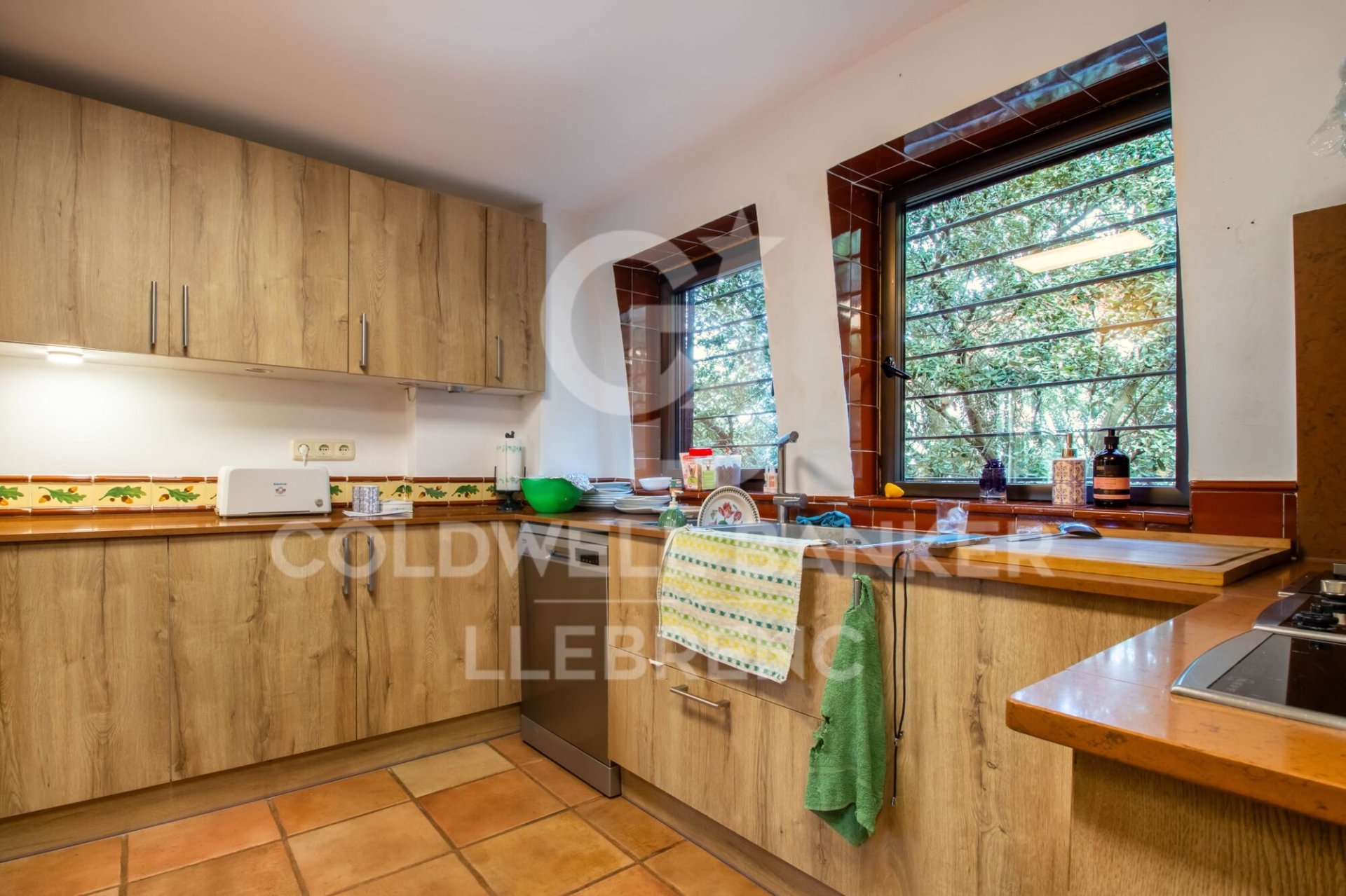 House in Barcelona, Spain 6 bedrooms, 380 sq.m. No. 160431