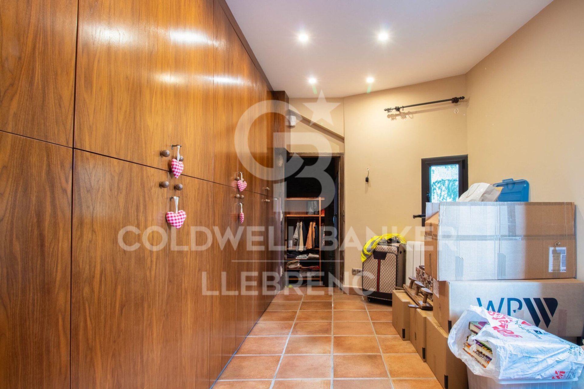 House in Barcelona, Spain 6 bedrooms, 380 sq.m. No. 160431