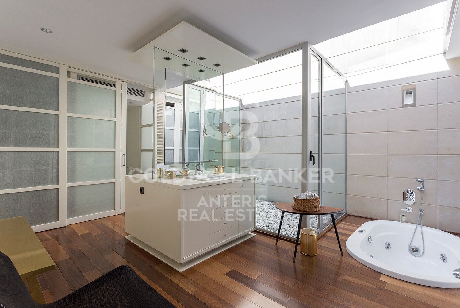 Hus i Barcelona, Spanien 7 sovrum, 1600 kvm. Nr. 160425