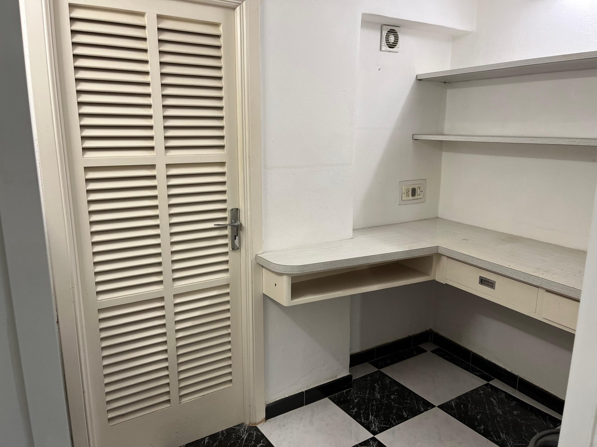 Commercial property à Llucmajor, Mallorca, Espagne 168 m2 No. 137530