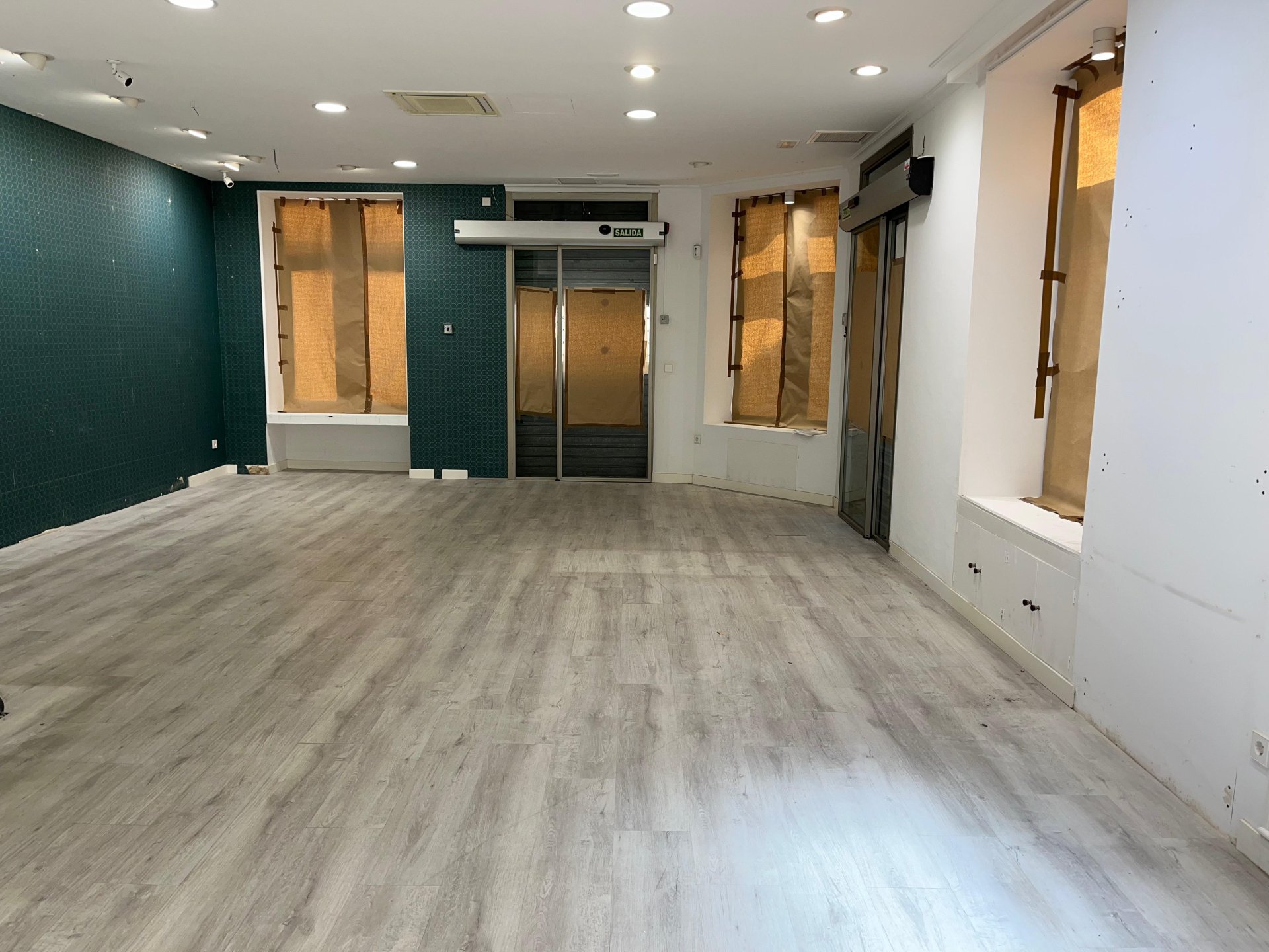 Commercial property à Llucmajor, Mallorca, Espagne 168 m2 No. 137530