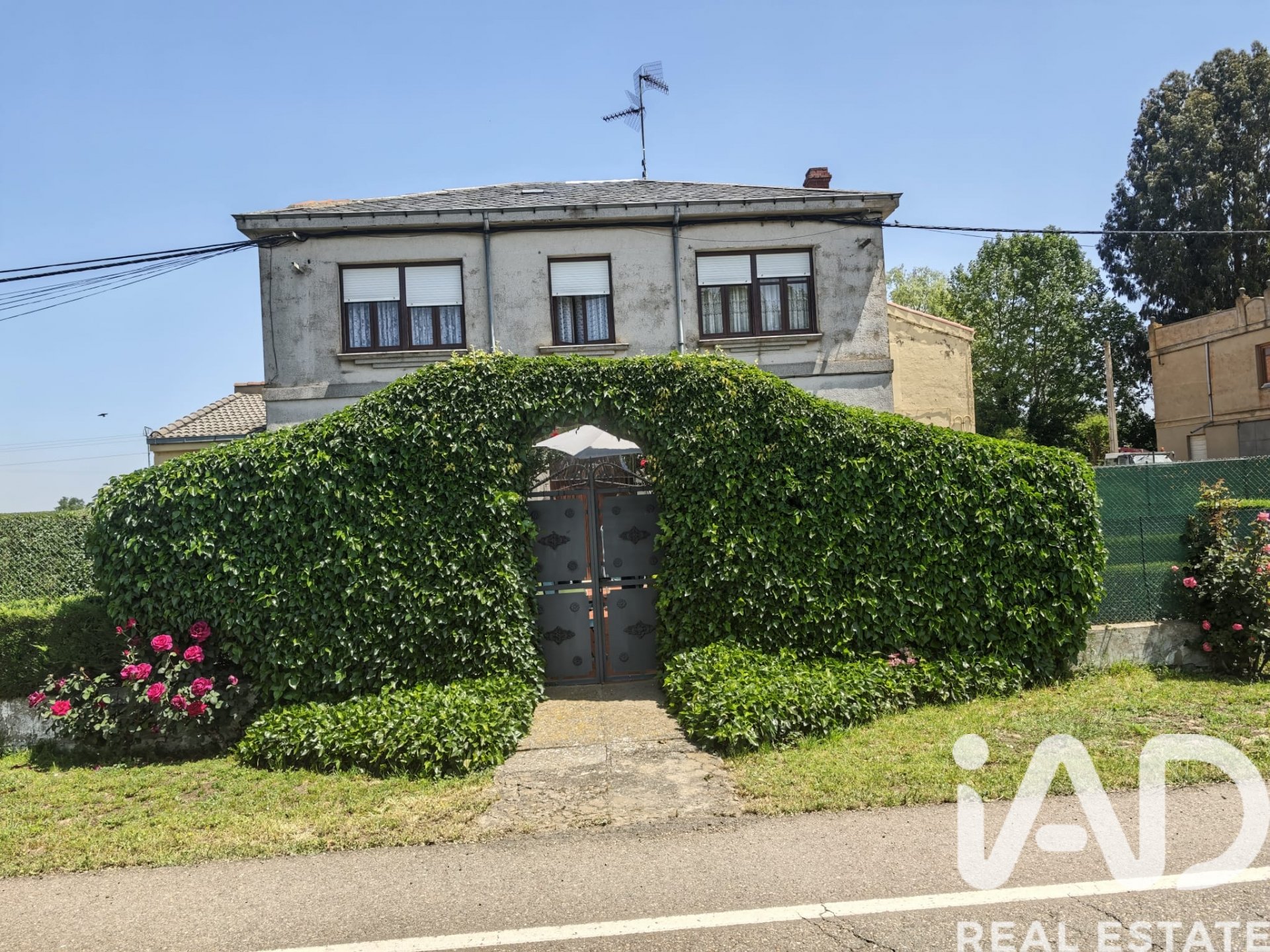House à Leon, Espagne 6 chambres, 250 m2 No. 188365