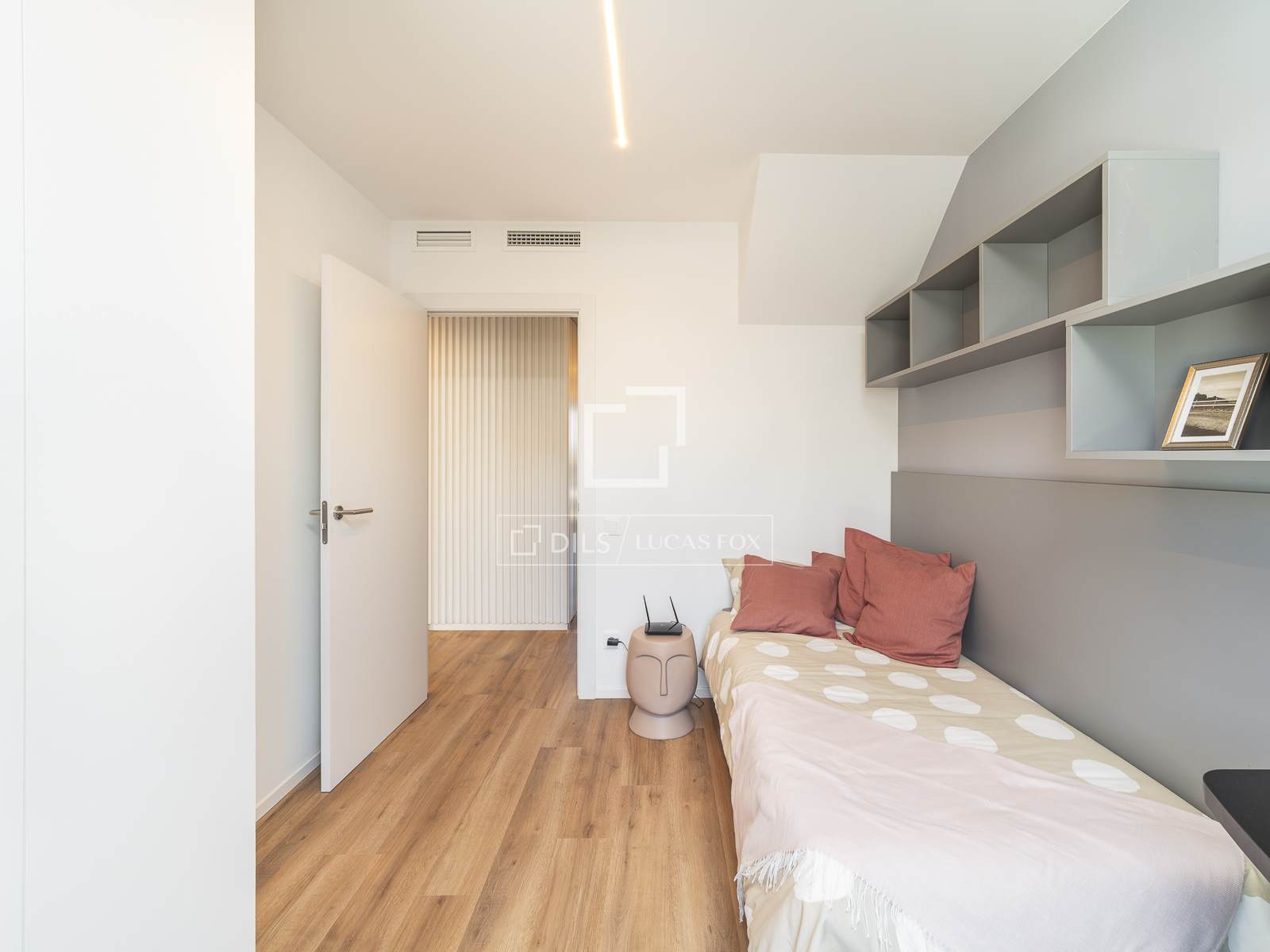 Takvåning i Sant Boi de Llobregat, Barcelona, Spanien 3 sovrum, 101 kvm. Nr. 166799