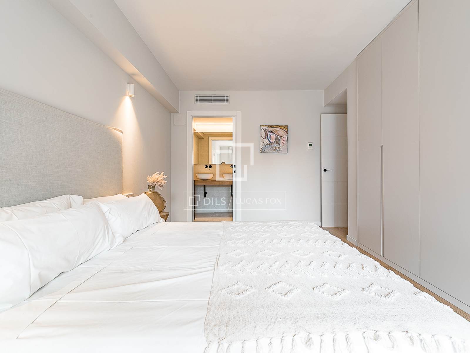 Apartment à Barcelona, Espagne 3 chambres, 109 m2 No. 166796