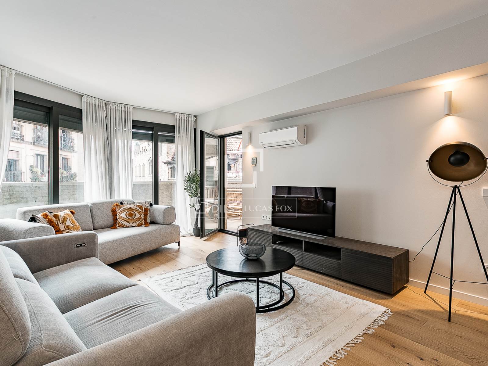 Apartment à Barcelona, Espagne 3 chambres, 109 m2 No. 166796