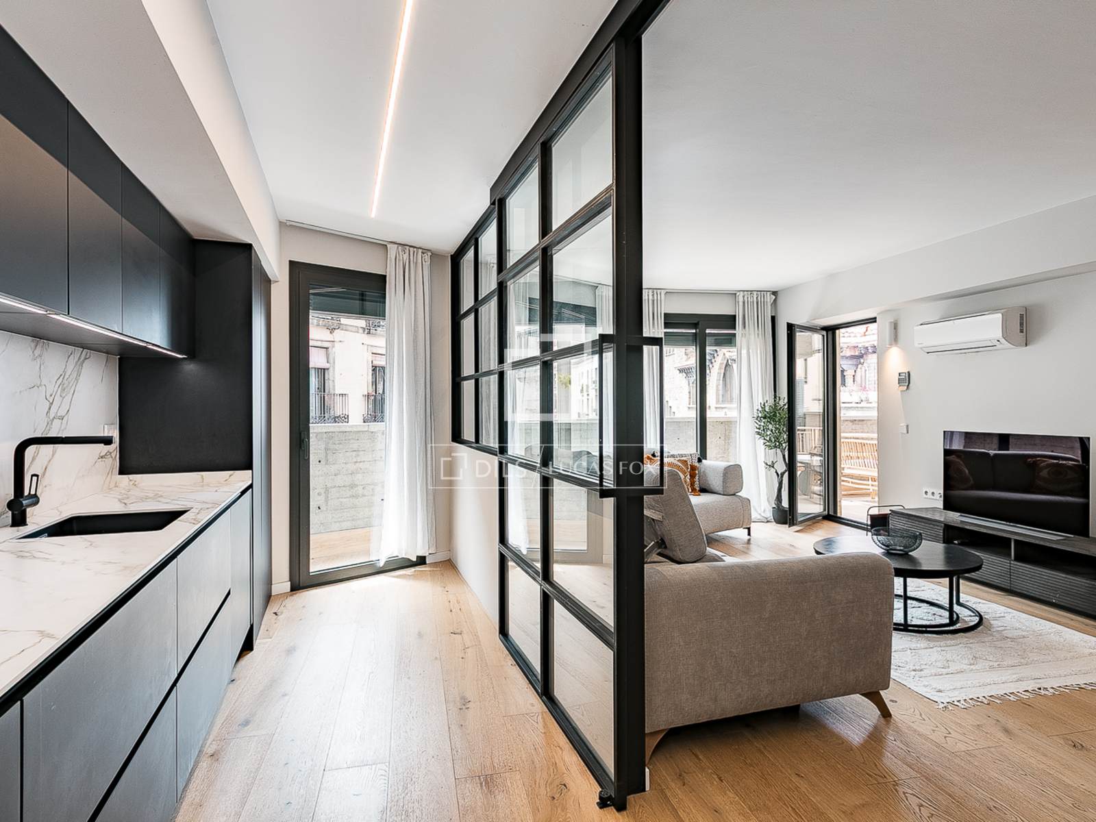 Apartment à Barcelona, Espagne 3 chambres, 109 m2 No. 166796