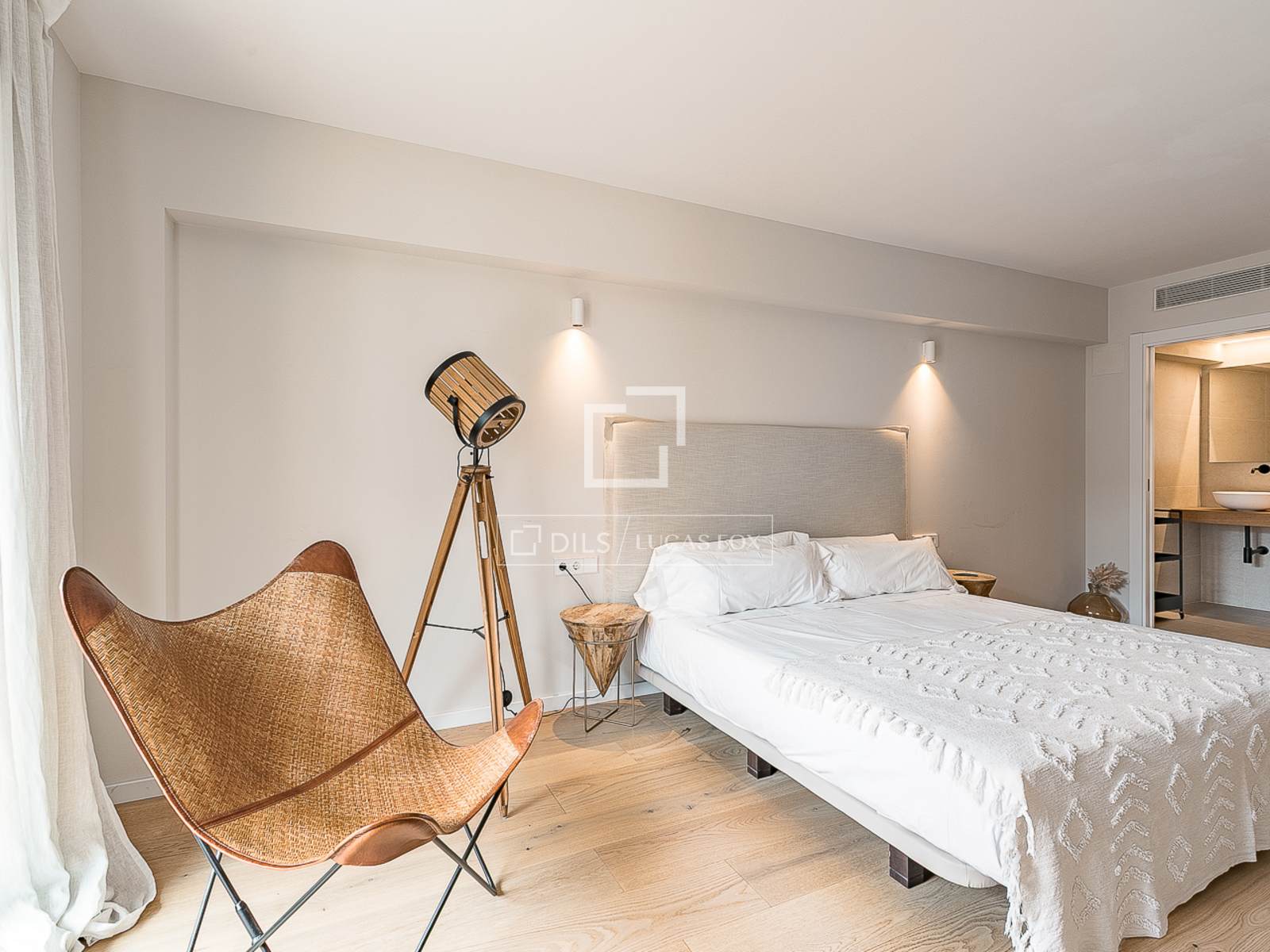 Apartment à Barcelona, Espagne 3 chambres, 109 m2 No. 166796