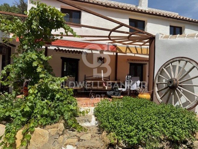 Talo Casares, Malaga, Espanja 4 makuuhuonetta, 200 m2 No. 158473