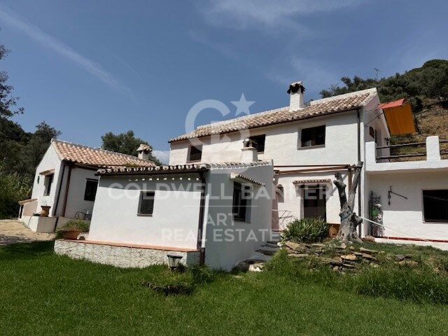 Talo Casares, Malaga, Espanja 4 makuuhuonetta, 200 m2 No. 158473