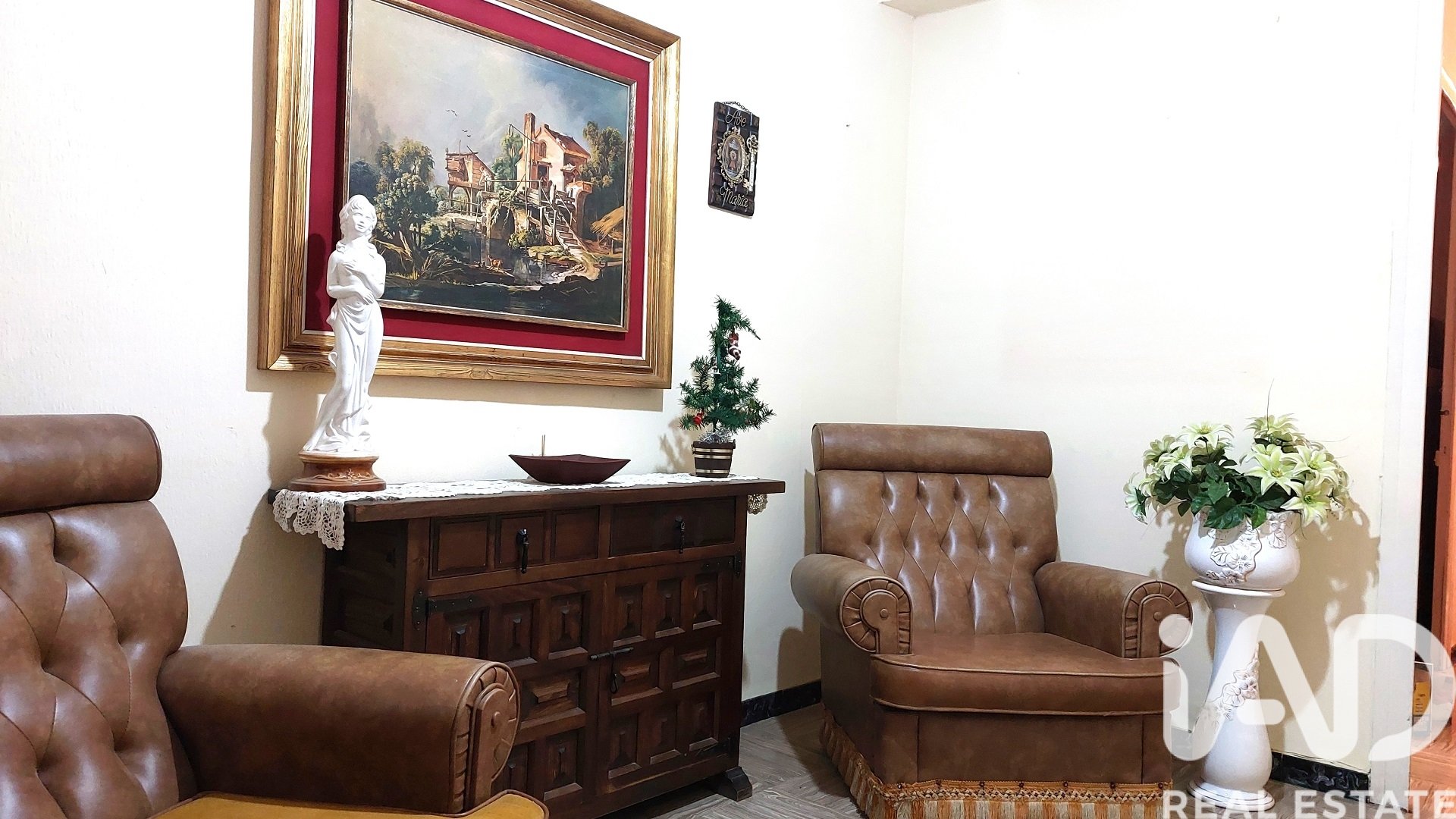Apartment in Cervera, Lleida, Spain 6 bedrooms, 180 sq.m. No. 185155
