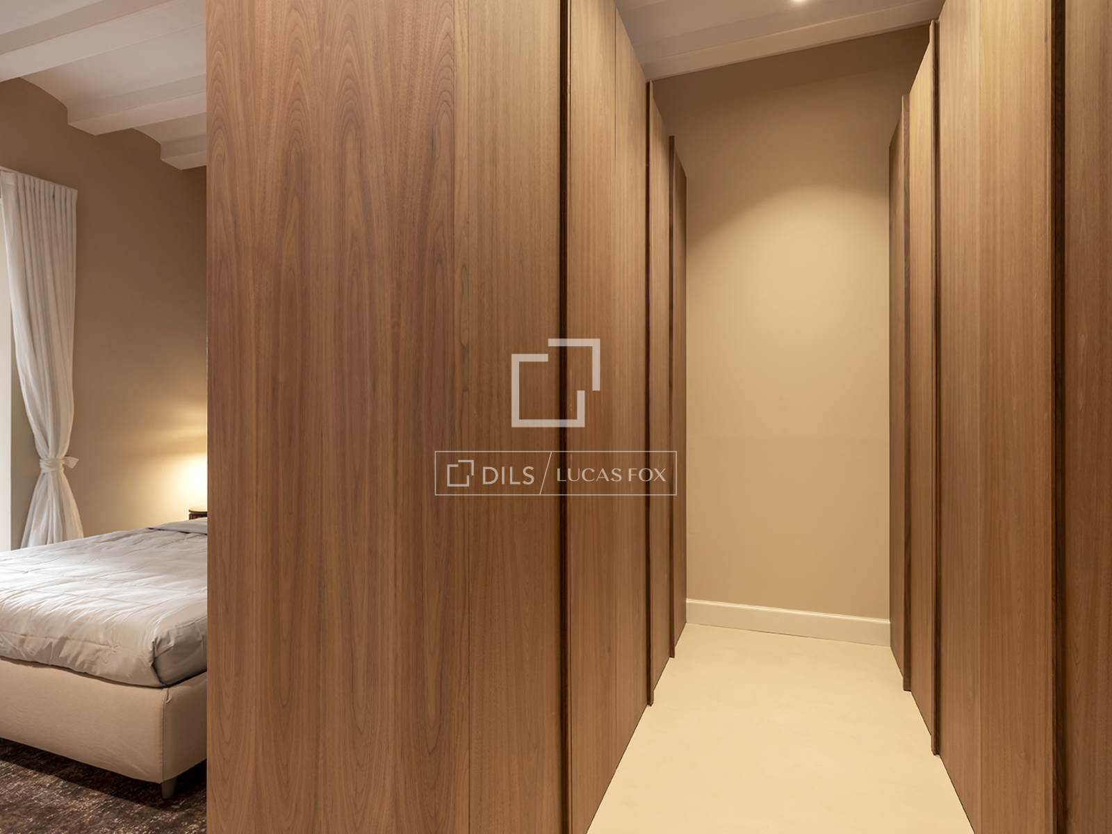 Apartamento en Barcelona, España 3 dormitorios, 250 m2 No. 161368