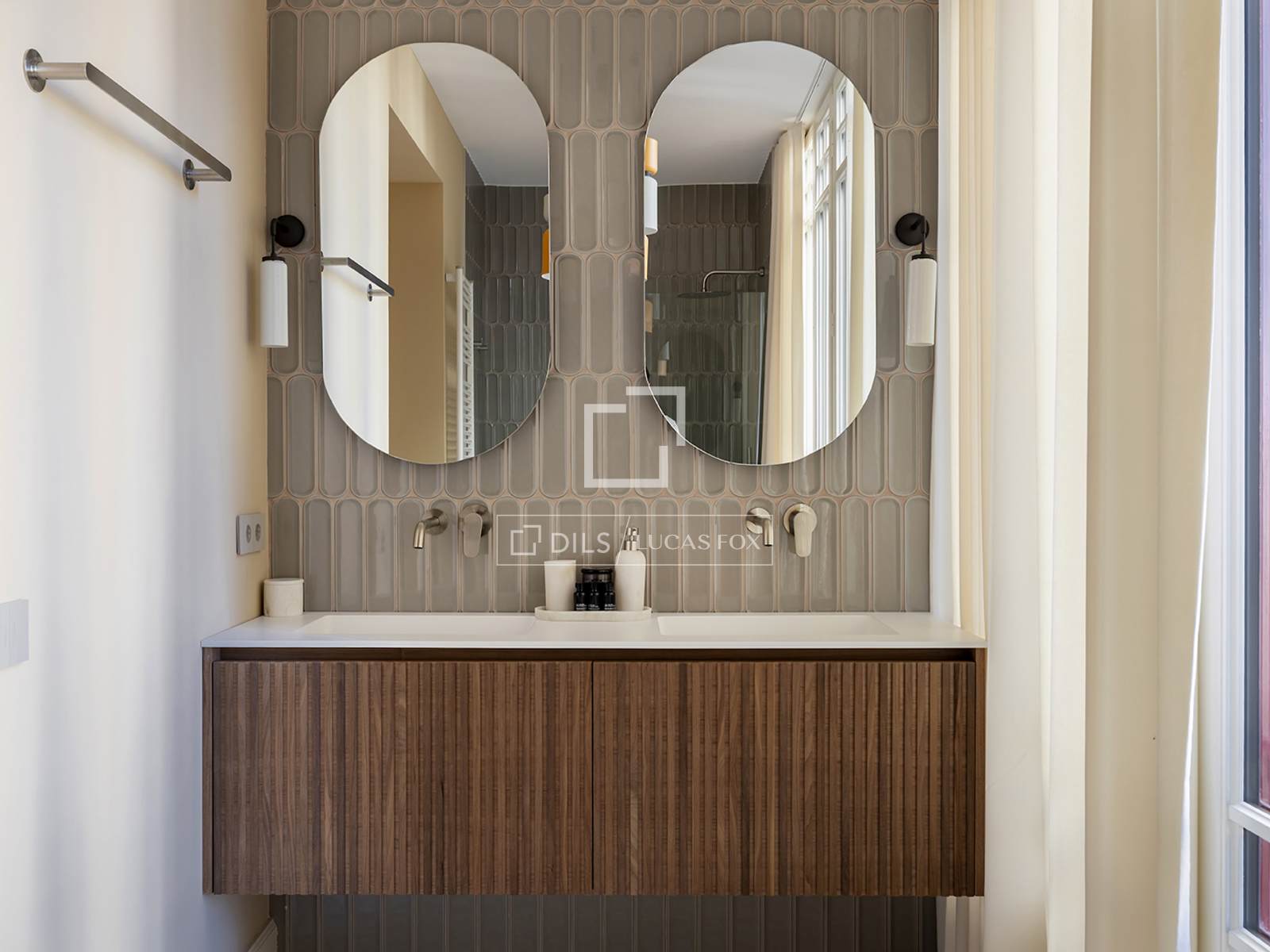 Apartamento en Barcelona, España 3 dormitorios, 250 m2 No. 161368