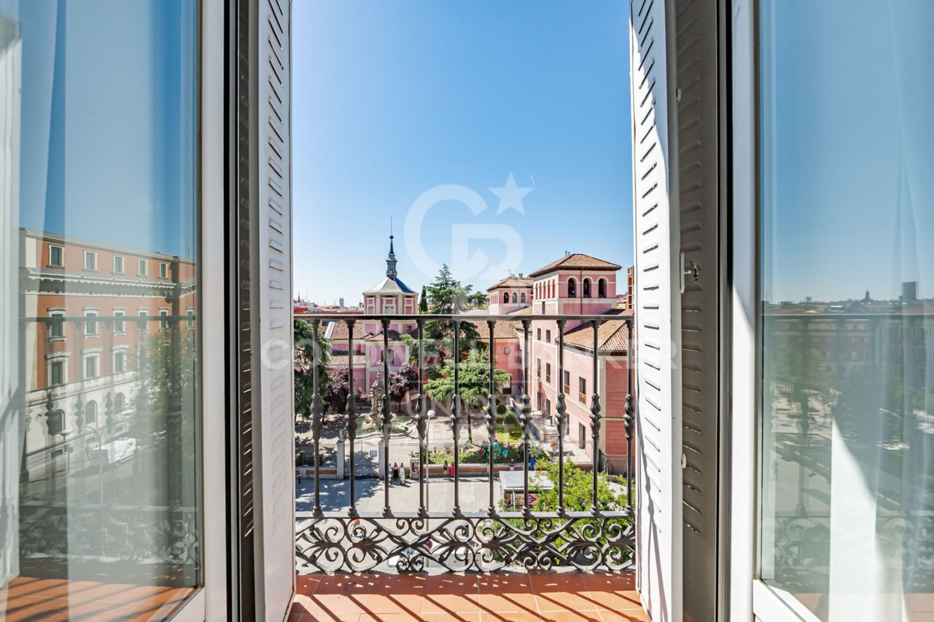 Lägenhet i Madrid, Spanien 3 sovrum, 212 kvm. Nr. 178510