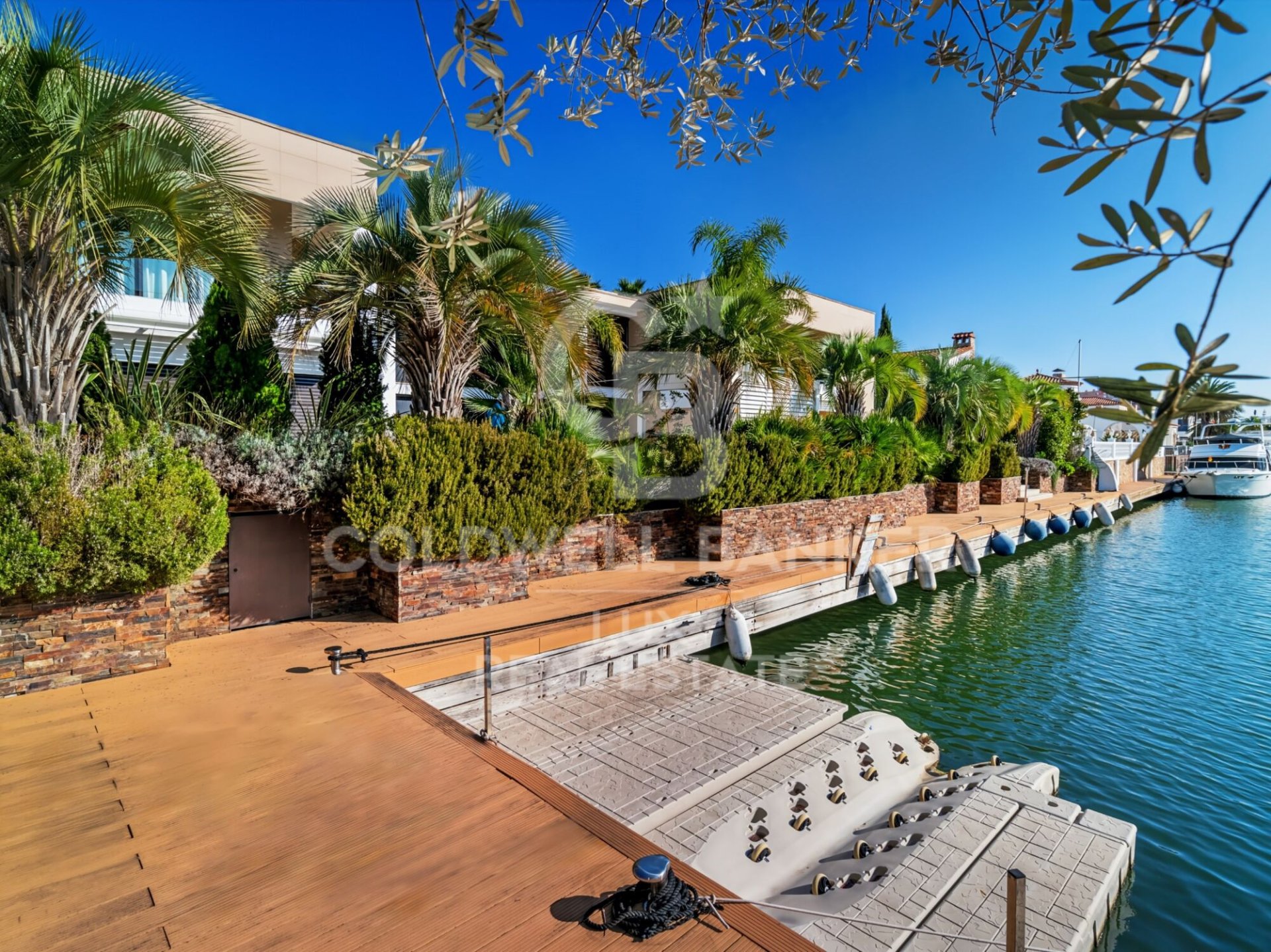 Villa i Roses, Girona, Spanien 9 sovrum, 1084 kvm. Nr. 156946