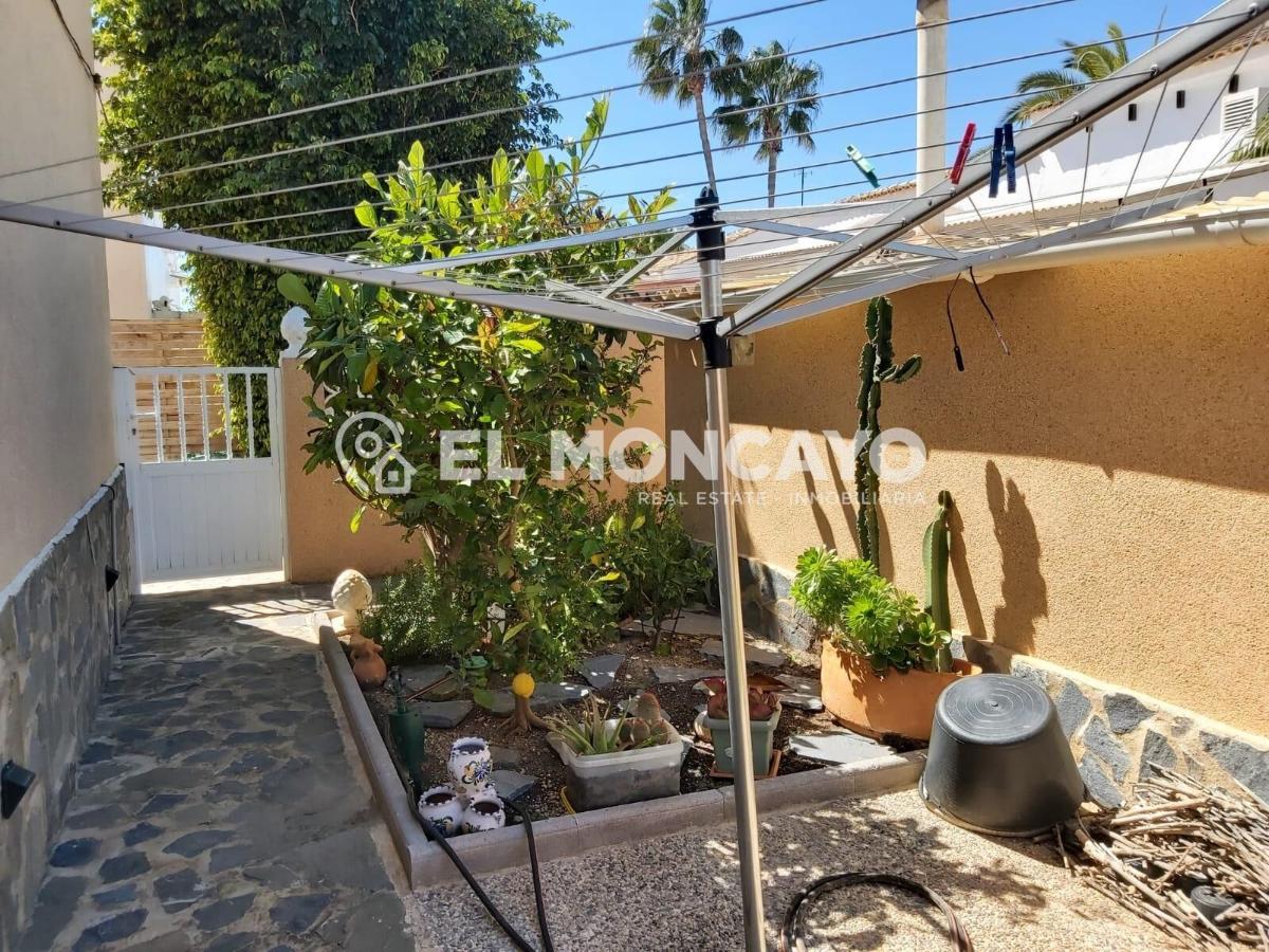 Villa in Alicante, Spain 2 bedrooms, 76 sq.m. No. 149002