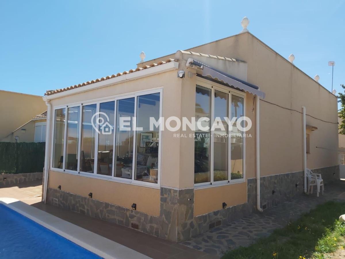 Villa in Alicante, Spain 2 bedrooms, 76 sq.m. No. 149002