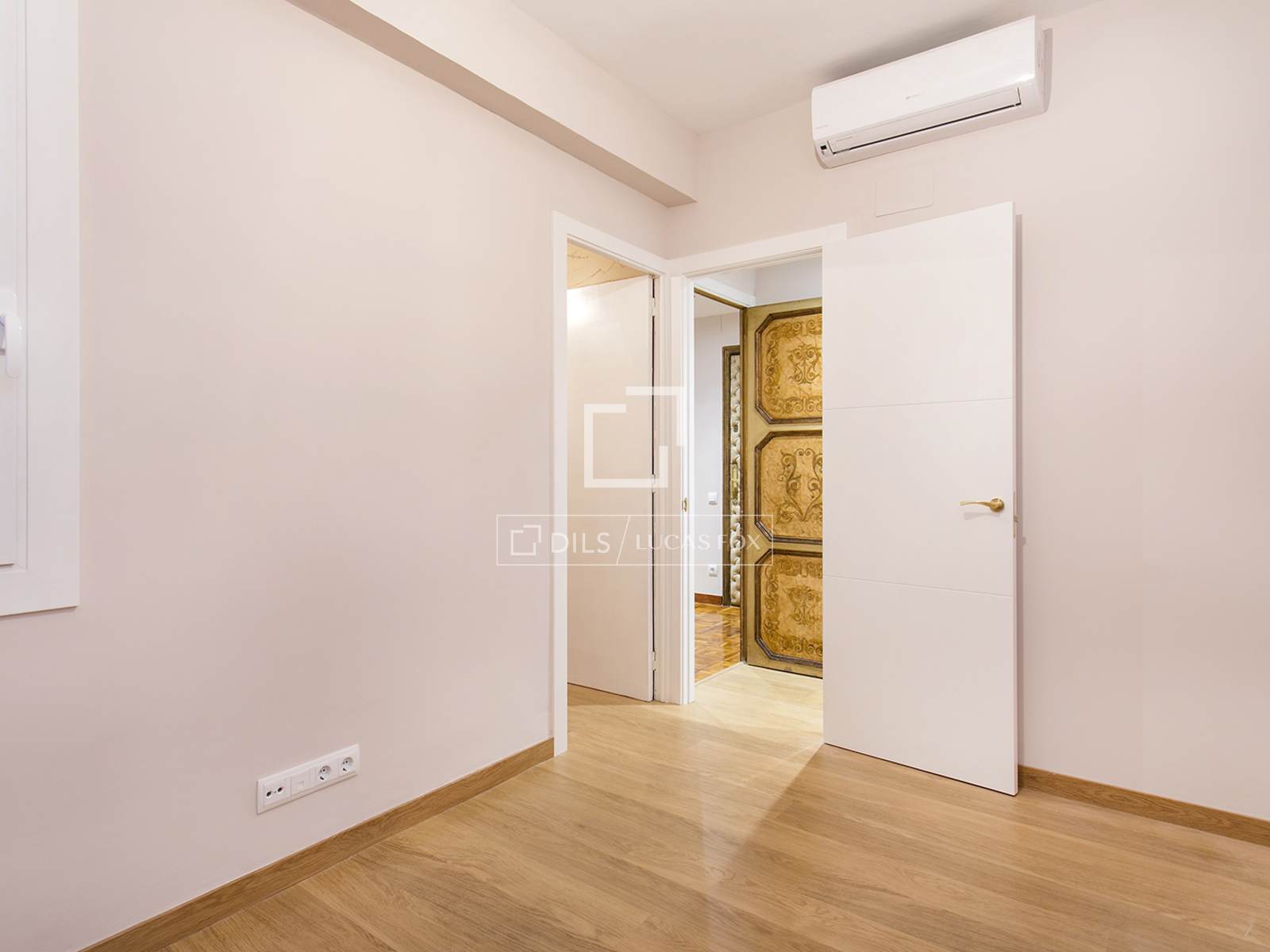 Квартира в Барселона, Испания 4 спальни, 124м2 №167979