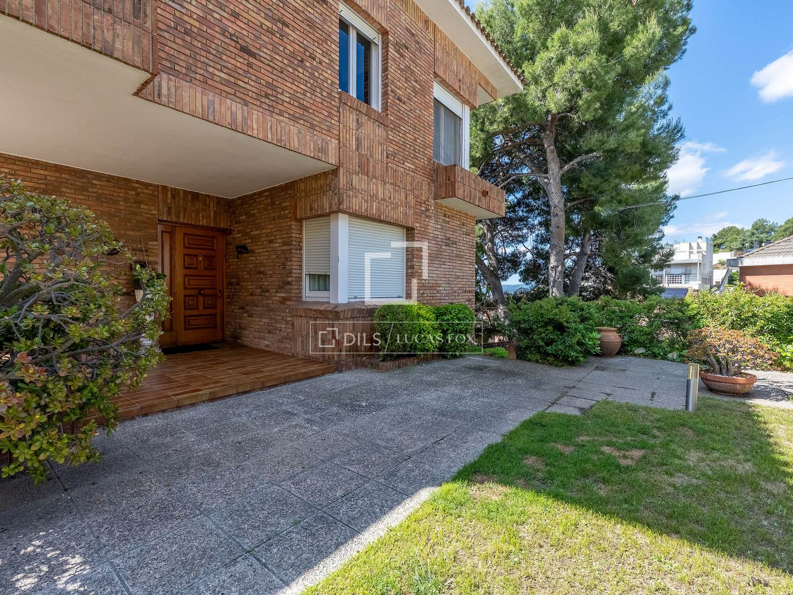 Villa in Sant Just Desvern, Barcelona, Spanien 5 Schlafzimmer, 378 m2 Nr. 167975