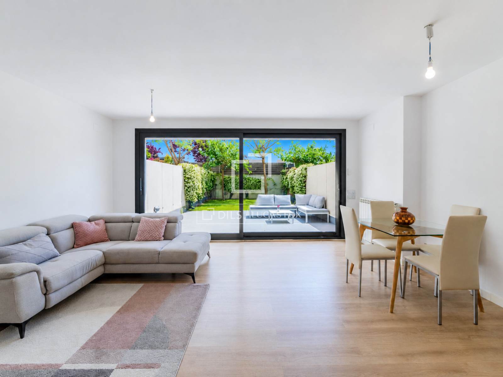 Villa i Sitges, Barcelona, Spanien 4 sovrum, 175 kvm. Nr. 167973