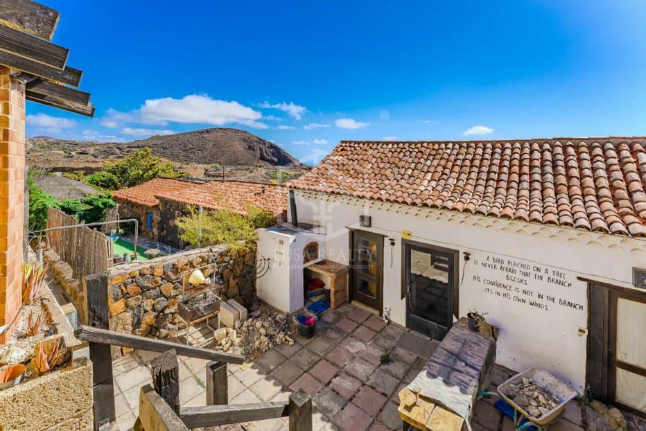Commercial property in San Miguel de Abona, Tenerife, Spain 13 bedrooms, 893 sq.m. No. 168291